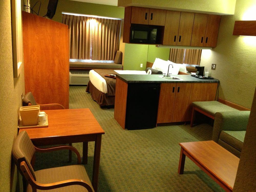 Super 8 By Wyndham San Antonio Downtown Ne Hotell Eksteriør bilde